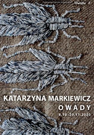 Plakat do wystawy Katarzyny Markiewicz „Owady" z fragmentem tkaniny. Projekt Ewa Sokołowska.