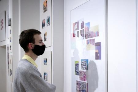 Ujęcie z wystawy "Zwyczajnie na co dzień" galeria na 1 piętrze.