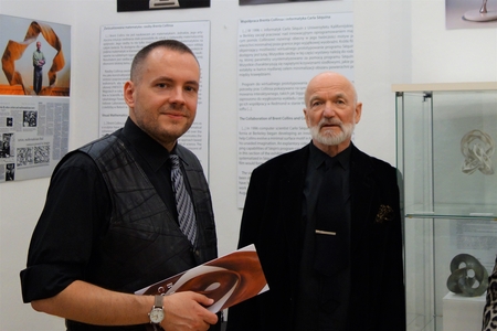 Koordynator wystawy Krzysztof Walczak z Piusem Ciapało