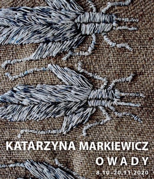 Plakat do wystawy Katarzyny Markiewicz „Owady" z fragmentem tkaniny. Projekt Ewa Sokołowska.